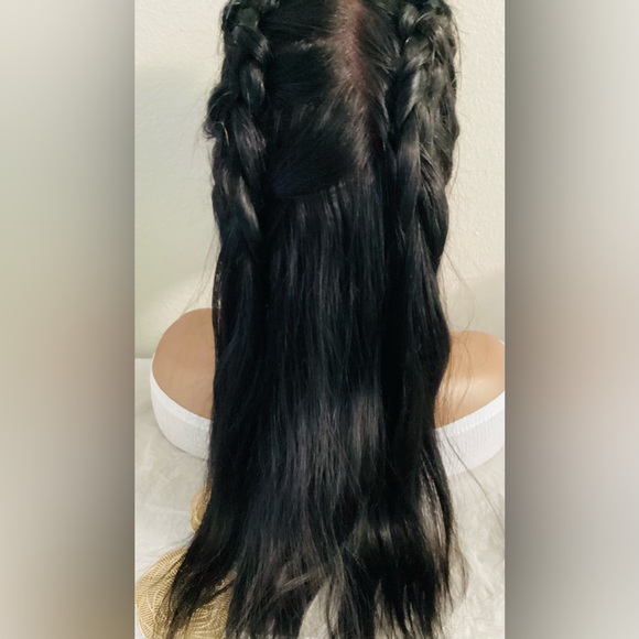 Beautiful Full lace Human Hair wig for Woman 22inch
Free parts Color natural - Picture 8 of 8